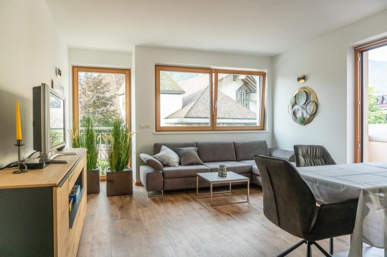 Ferienwohnung Mit Garage, Fahrradraum Und Sehr Grosser Sonnenverwoehnten Terrasse Lagundo Bagian luar foto
